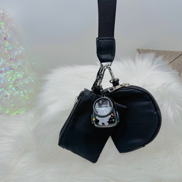 Dual Power pouches w/ Bear Astronaut Light up Keychain - Picture 1 of 8